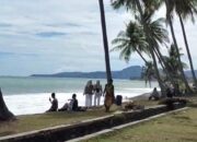 Pantai Kumala Cikakak: Destinasi Eksotis yang Cocok untuk Liburan Keluarga