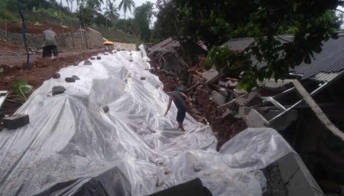 BPBD Kabupaten Sukabumi Tangani Longsor dan Banjir Akibat Cuaca Ekstrem
