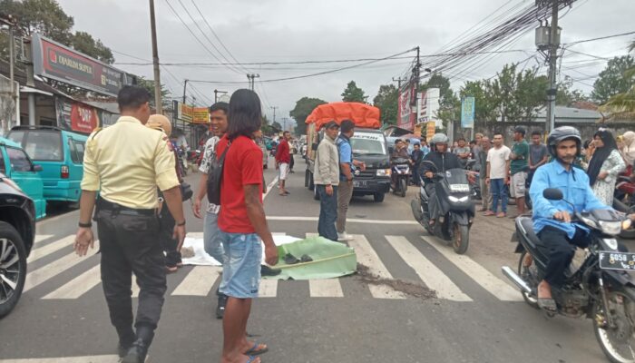 Innalillahi, Pengendara Motor Tewas Tertindas Truk di Karangtengah Cibadak Sukabumi