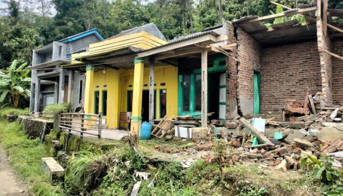 5 Rumah Rusak Diterjang Pergeseran Tanah di Bantargadung Sukabumi, Warga Butuh Bantuan Darurat