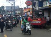 Kecelakaan di Ciaul Sukabumi, Angkot Merah Terbalik Dihantam Fortuner Hitam