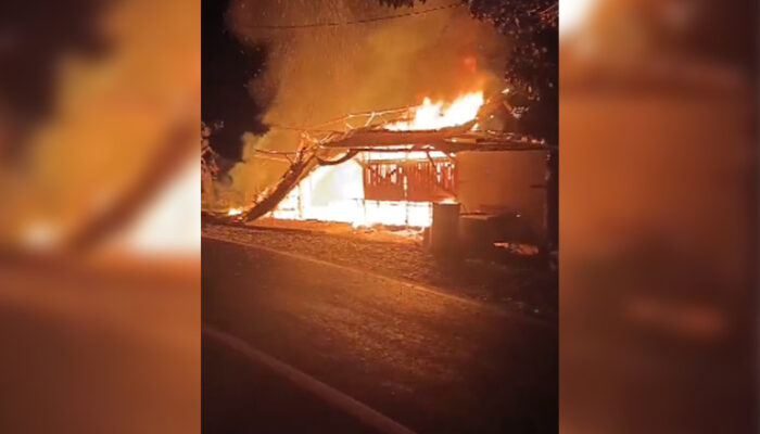 Kebakaran Hanguskan Warung dan Bengkel di Cisolok Sukabumi