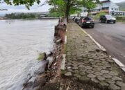 Abrasi Ancam Jalan Nasional, Tembok Penahan Amblas Diterjang Banjir Rob di Muara Citepus Palabuhanratu