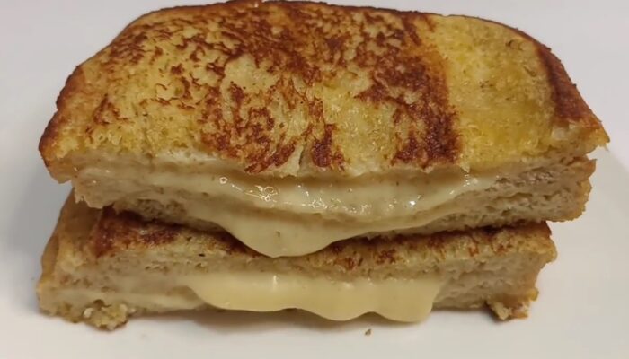 Resep Sarapan Praktis ala Sukabumi, Cheese French Toast Tiga Lapis dengan Keju Melty