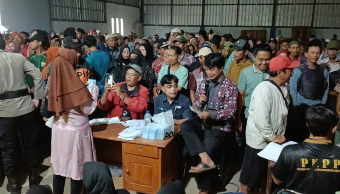 Antrean Panjang dan Kesadaran Sosial Warnai Penyaluran BLT Kesra di Jampangkulon–Waluran