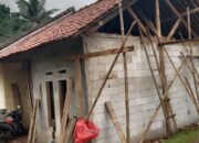 Warga Cisalak di Sukamaju Terima Bantuan Rutilahu dari Disperkim Sukabumi