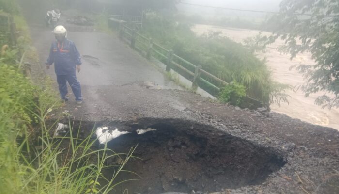 Longsor di Kampung Cipicung Sukabumi, Akses Jalan Sempat Terputus