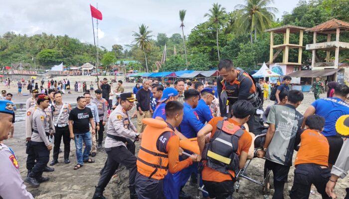 Berenang Saat Ombak Tinggi, Wisatawan Meninggal di Pantai Karanghawu Sukabumi