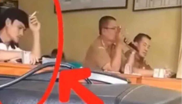 Viral Video Anak Kades Sukatani Gebrak Meja saat Audiensi, Begini penjelasannya!