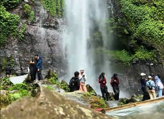 Curug Cibeureum, Destinasi Wisata Alam Unggulan Kabupaten Sukabumi