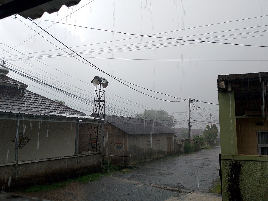 Hujan Ringan Sudah Turun di Sejumlah Wilayah Kota Sukabumi, Selasa 16 Desember 2025