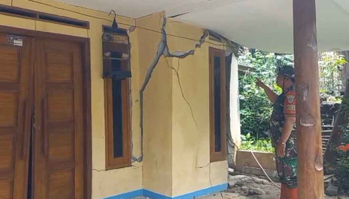 Pergerakan Tanah Rusak Puluhan Rumah di Warungkiara Sukabumi