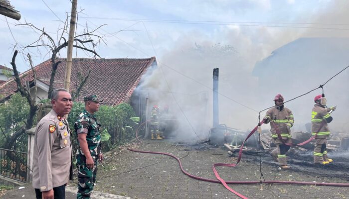 Kebakaran Resto dan Cafe Parantina Diduga Akibat Korsleting Listrik, Kerugian Ditaksir Mencapai Ratusan Juta