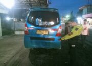 Anggota Satlantas Polres Sukabumi meninjau lokasi kecelakaan maut di Jalan Utama Sukabumi-Bogor, tepatnya di Kampung Segog, Kecamatan Cibadak, Kabupaten Sukabumi, Kamis (08/01/2026).