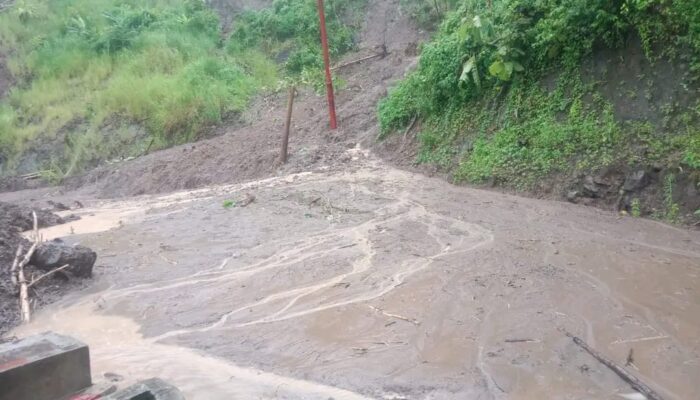 Sempat Dibuka Sistem Buka-Tutup, Jalur Cimapag Kembali Tertutup Longsor