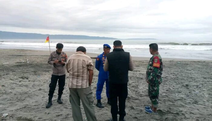 Wisatawan Terseret Arus di Pantai Sunset Karangpapak, Dua Orang Masih Dalam Pencarian