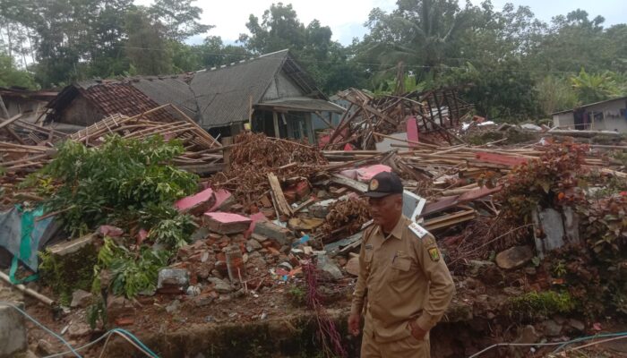 Pergerakan Tanah Terjadi di Karangpapak Sukabumi, Pemprov Bakal Relokasi Warga