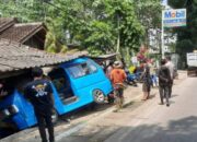Angkutan kota jurusan Cikembar–Lembursitu menabrak rumah sekaligus warung di Cikembar, Sukabumi, Sabtu (31/1/2026).