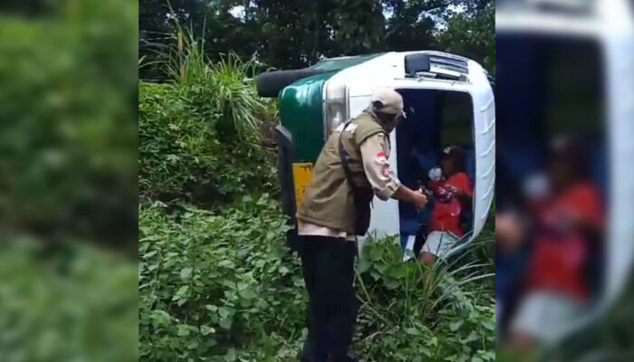 Kecelakaan Tunggal Angkot di Tanjakan Baeud Sukabumi, Polisi Pastikan Tak Ada Korban Jiwa
