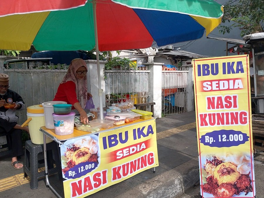 Sarapan Murah Meriah di Sekitar Masjid Agung Sukabumi, Nasi Kuning Ibu Ika Jadi Rekomendasi