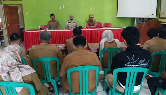 Evaluasi Kinerja Jadi Sorotan, Camat Jampangkulon Tekankan Perbaikan Layanan Desa Ciparay