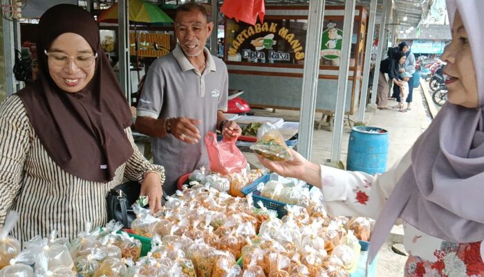 Ramadan Jadi Musim Panen Pedagang Takjil di Alun-Alun Jampangkulon