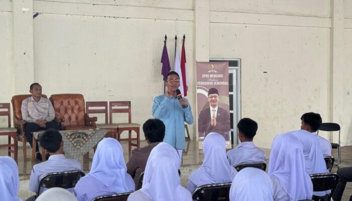 Hasim Adnan Ajak Generasi Muda Pahami Demokrasi Jujur dan Berbudaya