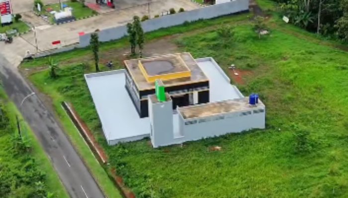 Masjid Unik Mirip Ka’bah Hadir di Sukabumi Selatan, Jadi Ikon Wisata Religi Baru