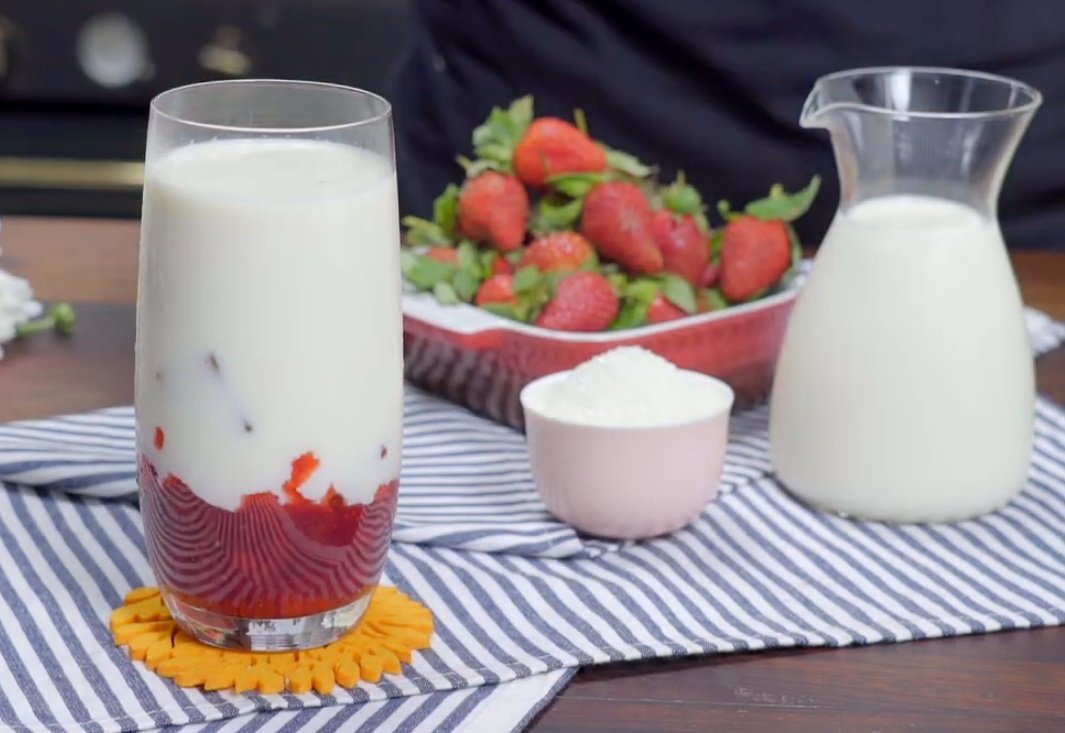 Stroberi Susu Korea Ala Sukabumi, Minuman Segar yang Lagi Viral