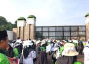 Perkumpulan Guru Madrasah (PGM) Indonesia menyuarakan aspirasi Guru Madrasah Swasta melalui aksi damai di Gedung DPR RI, Rabu (11/2/2026).