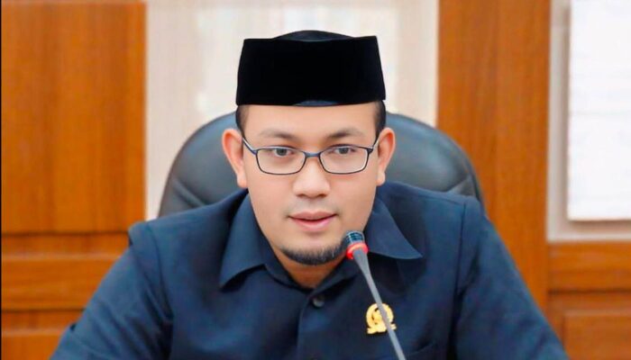 Abdul Kohar Kritik Program BESTARI, Ingatkan Jangan Sampai Sukabumi Kehilangan Generasi Terbaik