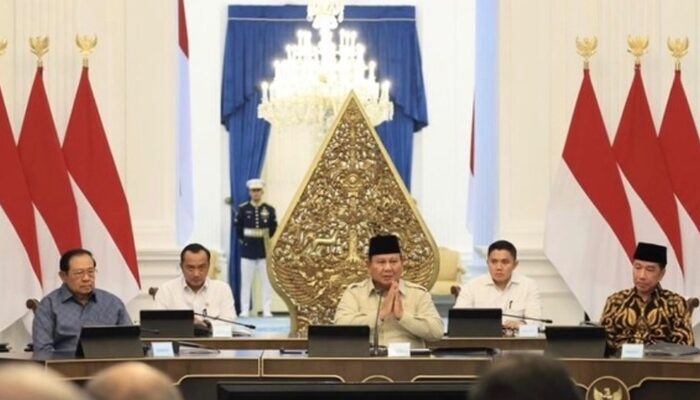SBY dan Jokowi Apit Prabowo di Istana, Makan Malam Kebangsaan Bahas Geopolitik Global