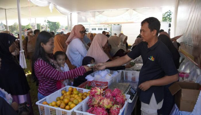 Anggota DPRD Jabar Hasim Adnan Apresiasi Bazar Ramadan di Cikembar