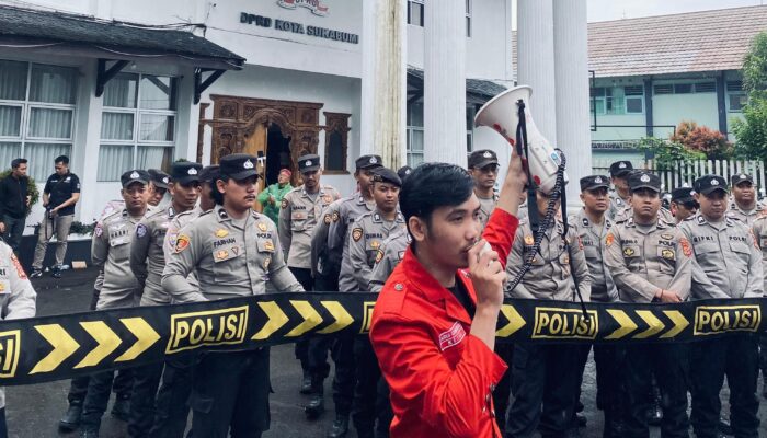 Mahasiswa GMNI Sukabumi Gelar Aksi Jilid VIII Evaluasi Setahun Kepemimpinan Ayep Zaki