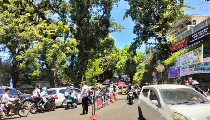 H+2 Lebaran, Ribuan Kendaraan Serbu Jalur Pantai Selatan Sukabumi