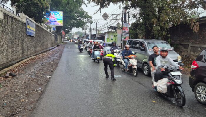 Tragis, Penumpang Motor Tewas Terlindas Truk di Cibadak Sukabumi 
