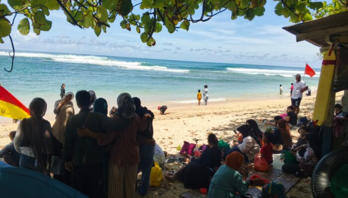 Libur Idul Fitri 2026, Pantai Cibuaya Ujunggenteng Mulai Dipadati Wisatawan 