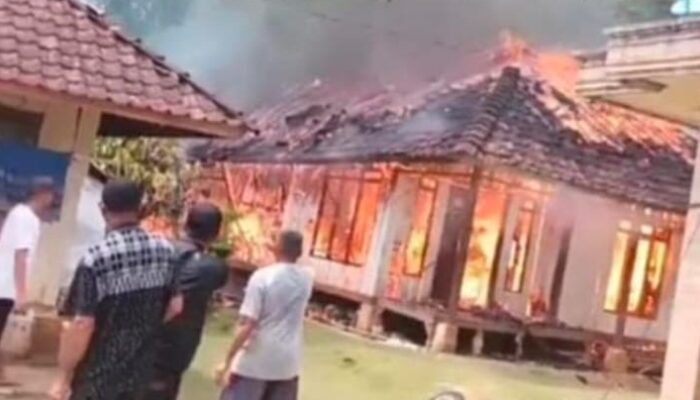 Kebakaran Hanguskan Satu Rumah di Cimanggu, Diduga Akibat Korsleting Listrik