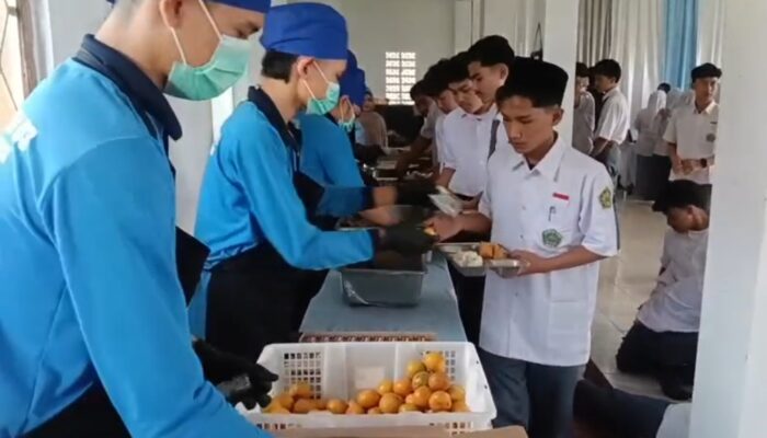 MBG Prasmanan di Al-Aman Cimanggu, Cara Baru Tanamkan Kemandirian Siswa