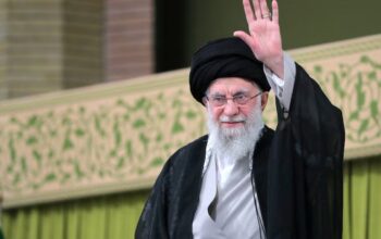 Ayatollah Ali Khamenei yang Dibunuh Israel dan Amerika Adalah Cucu ke-38 Nabi Muhammad