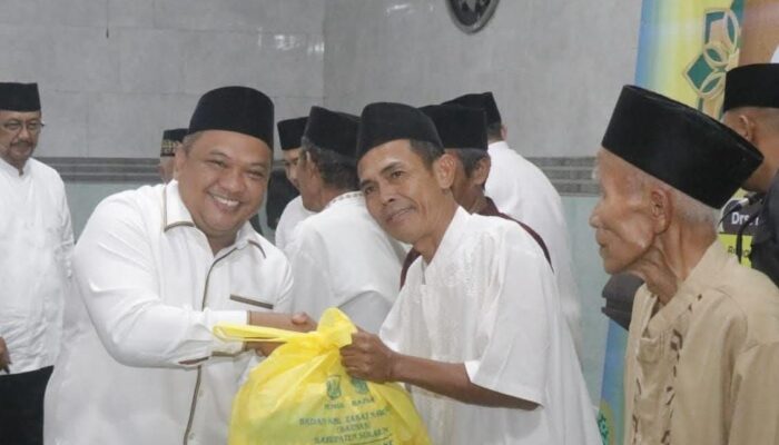 Ketua DPRD Kabupaten Sukabumi Ajak Warga Perbanyak Sedekah di Jumat Ramadan
