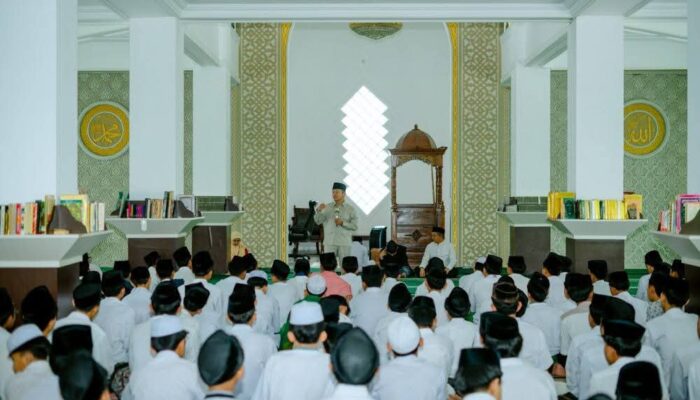 Wamen Dikdasmen Sambangi Ponpes Sunanul Huda Sukabumi, Kenang Masa Jadi Santri