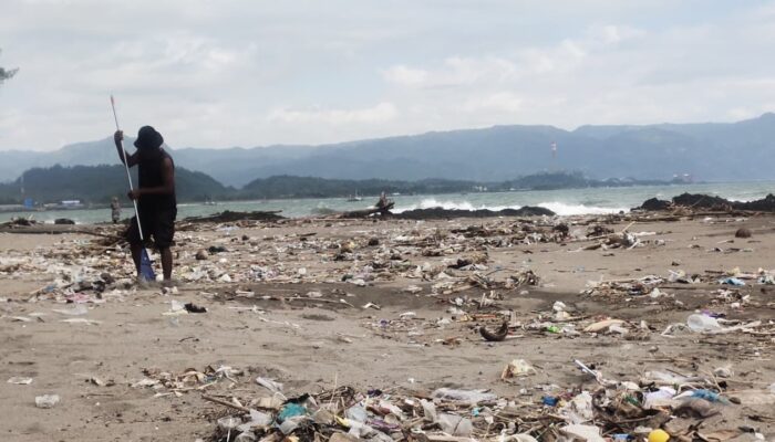 Video Tumpukan Sampah di Pantai Citepus Palabuhanratu Jadi Sorotan, DLH Sukabumi Siapkan Penanganan