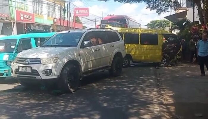 Gagal Salip Motor, Kol Bogoran Tabrak Pajero di Cibadak Sukabumi