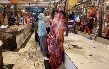 Jelang Lebaran, Harga Daging Sapi di Pasar Cibadak Tembus Rp145 Ribu per Kilogram