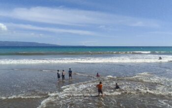 Dua Wisatawan Terseret Ombak di Pantai Karang Naya Sukabumi, Satu Masih Dicari