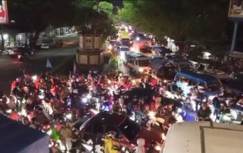 Simpang Batusapi Palabuhanratu Lumpuh, Arus Balik Wisata Picu Kemacetan Parah