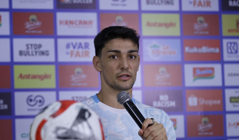 Barba Waspadai Kekuatan Persebaya, PERSIB Bidik Tiga Poin di Surabaya