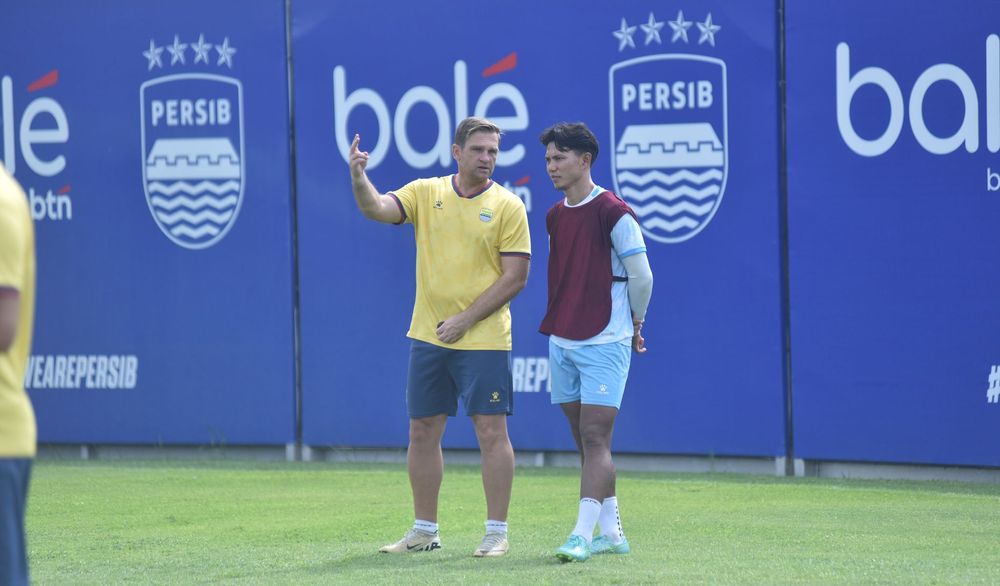 Jupe Ingatkan Persib: Fokus Lawan Semen Padang, Lupakan Dulu 9 Laga Tersisa