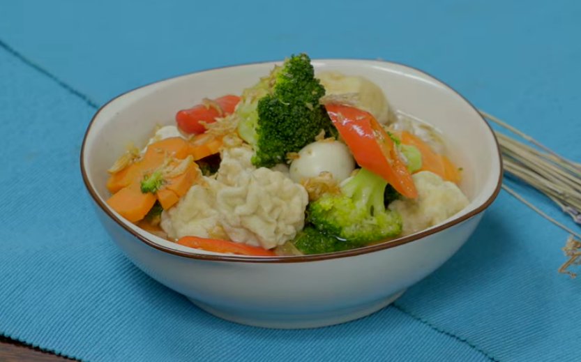 Sop Ayam Telur Tahu Bulat ala Sukabumi, Menu Praktis untuk Sahur